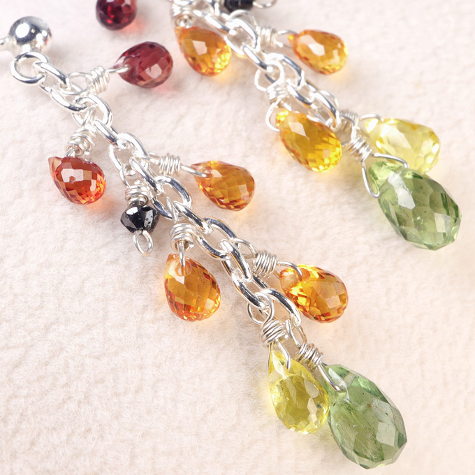 magic_wands's tweet photo. 【今日の新作】秋のご褒美

秋は熟成の季節ですね。外に出た時の視界がぐっと色づいていって
街は美味しい香りが満ちて。

紅葉なんて言わずもがなの美しさです。

そんな秋の彩りをイメージしたピアス・イヤリングです。

#パワーストーン #天然石
https://t.co/5g6anNXXPa https://t.co/JCulMYyUSZ