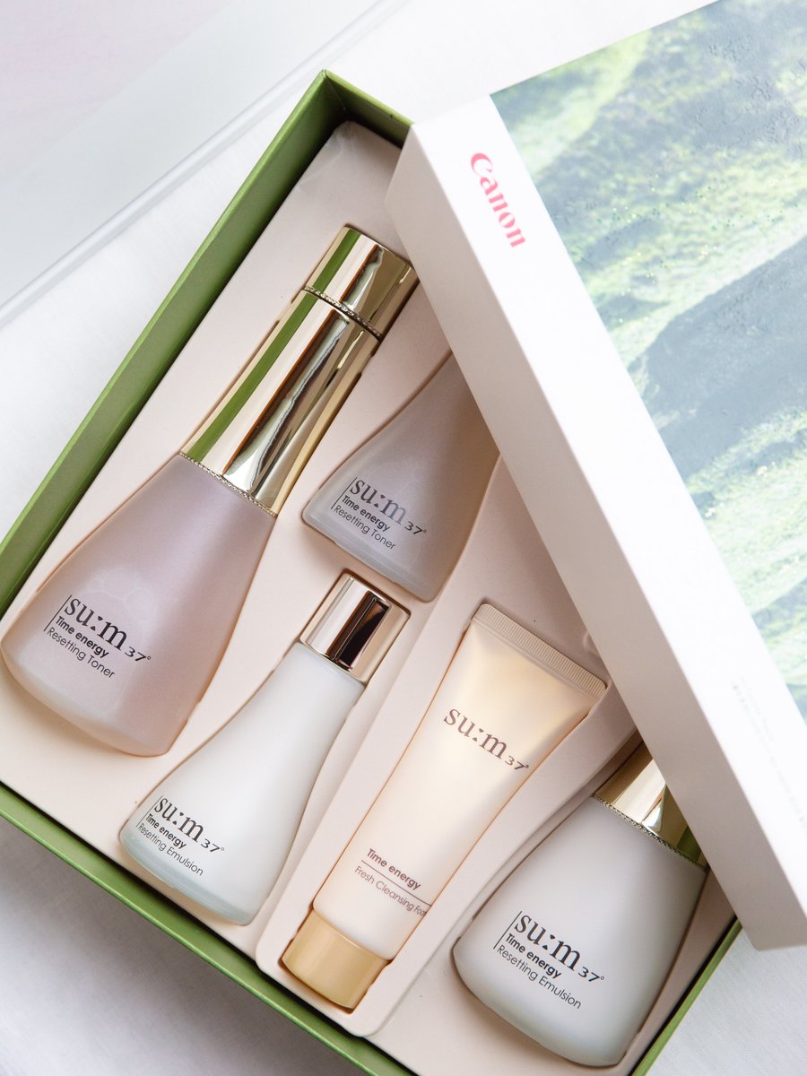 JonieOsvaldo's tweet photo. Just unboxed my long-awaited skincare parcel! The products are even better than the pics  Time to test them out tonight! https://t.co/pL0VkYbeRf