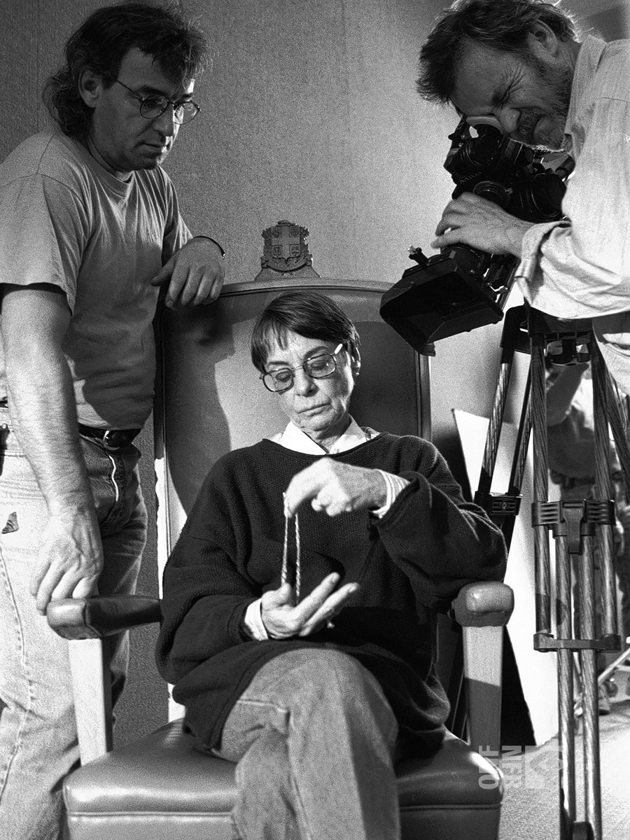 onf's tweet photo. C’est avec tristesse que nous apprenons le décès d'Anne Claire Poirier, pionnière du cinéma québécois et première cinéaste francophone de l’ONF. 🤍
Pendant 40 ans, elle a fait entendre les voix des femmes à l’écran, et elle nous laisse une œuvre majeure → https://t.co/JqQONaxiWf https://t.co/Em5Ko9l2Vo
