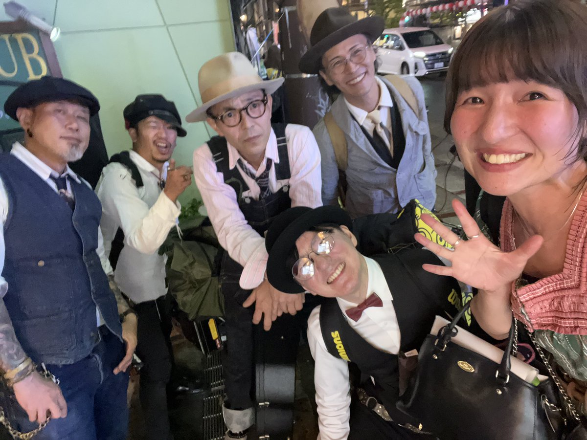 beergakudan's tweet photo. 秋のビアまつりにお越しくださった皆様♡
ありがとうございました♡

おかげさまで、めーちゃくちゃにいい夜となりました🌙

最高な夜を我ら、麦酒楽団と共に過ごしてくれた皆さんに♡
心からの大好きをっ➰♡
皆さんと飲むギネスがおいしすぎる、忘れられない夜になりました🌙⭐️

#ビアまつり https://t.co/r50bGlkTur