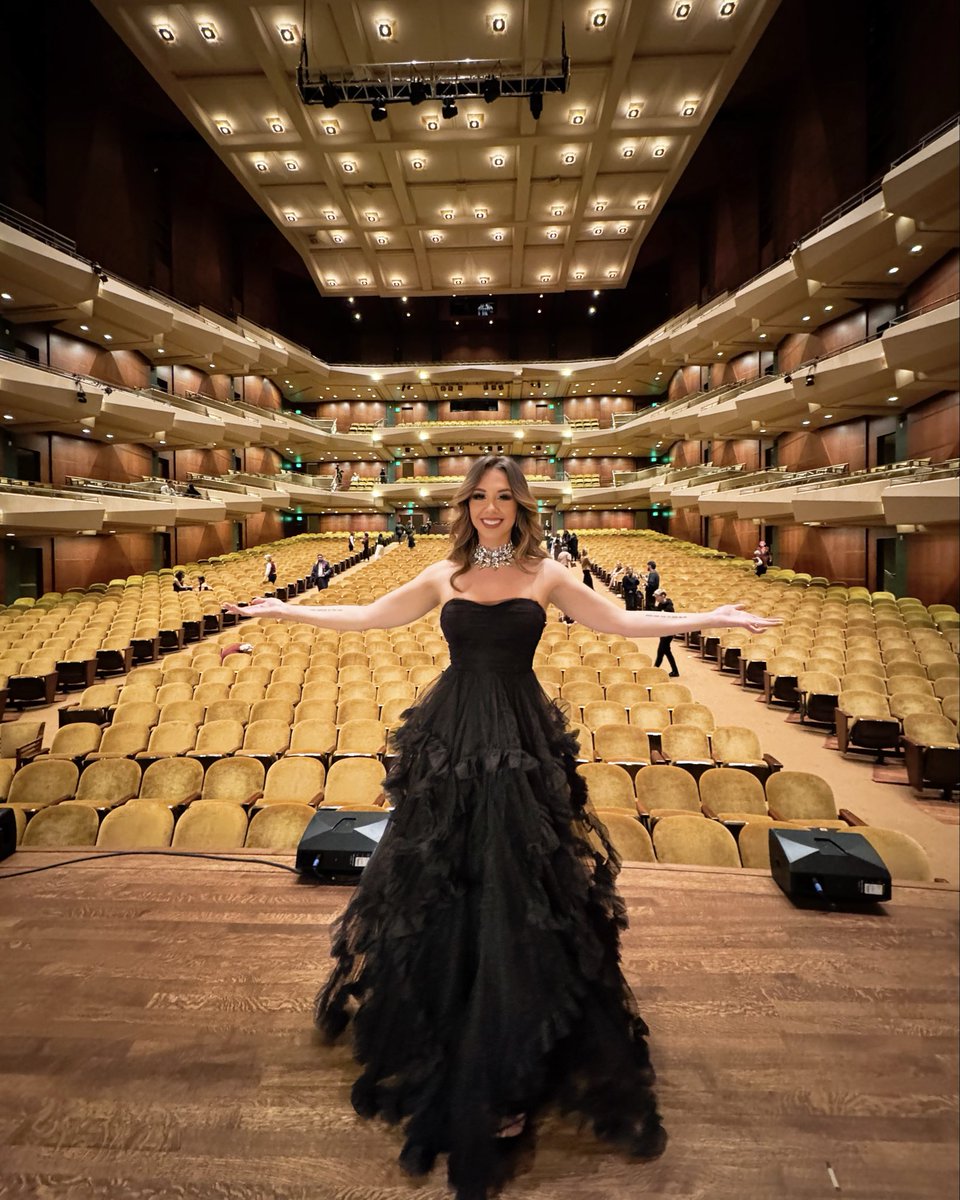 HALIENE's tweet photo. This was the most unique show I’ve EVER been a part of✨

I’ve sung with orchestras. I’ve sung in concert halls. I’ve sung in nightclubs AND on some of the largest EDM stages in the world… but I’ve never combined them all.

To sing electronic dance music songs I wrote, in a concert hall, backed by a symphony… it was a true full-circle, worlds-combining moment. 🥹

This show was truly so special. Such a unique and monumental moment for electronic music, and I’m incredibly honored I got to be a part of it.

Thank you to the legend @SevenLionsMusic for having me🙏🏼 @seattlesymphony  @NormanConductor & Andrew Joslyn for bringing these songs to life in a new way and making this moment happen. ❤️