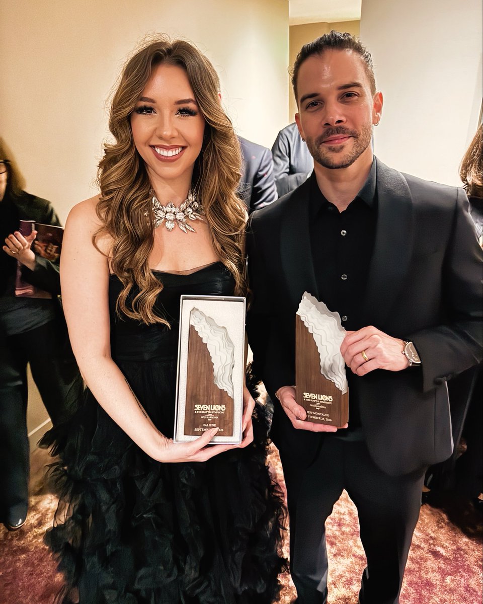 HALIENE's tweet photo. This was the most unique show I’ve EVER been a part of✨

I’ve sung with orchestras. I’ve sung in concert halls. I’ve sung in nightclubs AND on some of the largest EDM stages in the world… but I’ve never combined them all.

To sing electronic dance music songs I wrote, in a concert hall, backed by a symphony… it was a true full-circle, worlds-combining moment. 🥹

This show was truly so special. Such a unique and monumental moment for electronic music, and I’m incredibly honored I got to be a part of it.

Thank you to the legend @SevenLionsMusic for having me🙏🏼 @seattlesymphony  @NormanConductor & Andrew Joslyn for bringing these songs to life in a new way and making this moment happen. ❤️