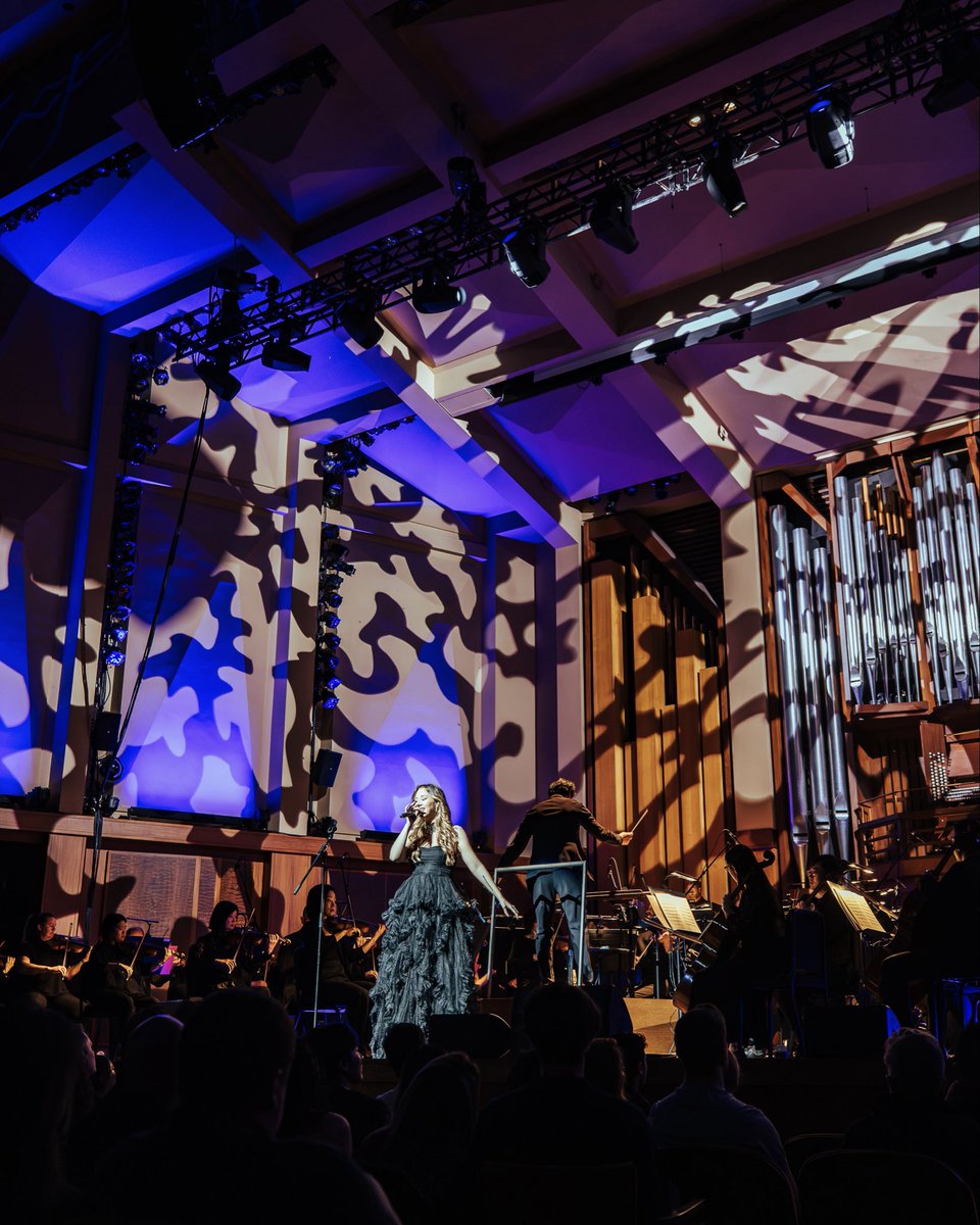 HALIENE's tweet photo. This was the most unique show I’ve EVER been a part of✨

I’ve sung with orchestras. I’ve sung in concert halls. I’ve sung in nightclubs AND on some of the largest EDM stages in the world… but I’ve never combined them all.

To sing electronic dance music songs I wrote, in a concert hall, backed by a symphony… it was a true full-circle, worlds-combining moment. 🥹

This show was truly so special. Such a unique and monumental moment for electronic music, and I’m incredibly honored I got to be a part of it.

Thank you to the legend @SevenLionsMusic for having me🙏🏼 @seattlesymphony  @NormanConductor & Andrew Joslyn for bringing these songs to life in a new way and making this moment happen. ❤️