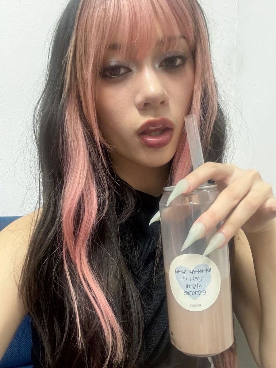 kitsnerush's tweet photo. pink megan you will never be forgotten 💝⭐️🍒 https://t.co/8PLWyLXRd4