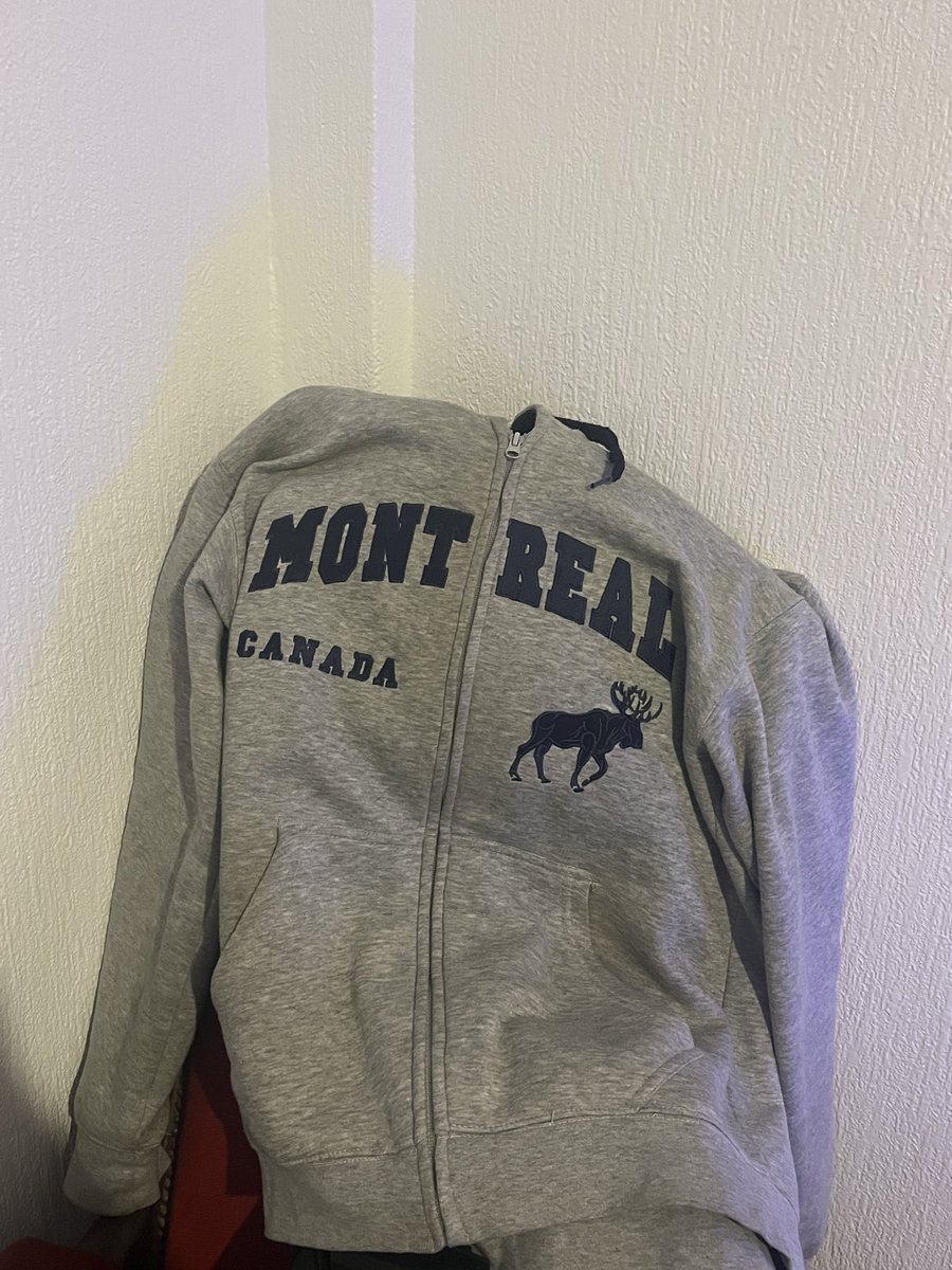 brixt4's tweet photo. J’ai presque la même veste (en vrai on s’en tape).
#adp #adp26 #adp2026 
🫶🏼🇨🇦 https://t.co/zHVLTHP4uJ