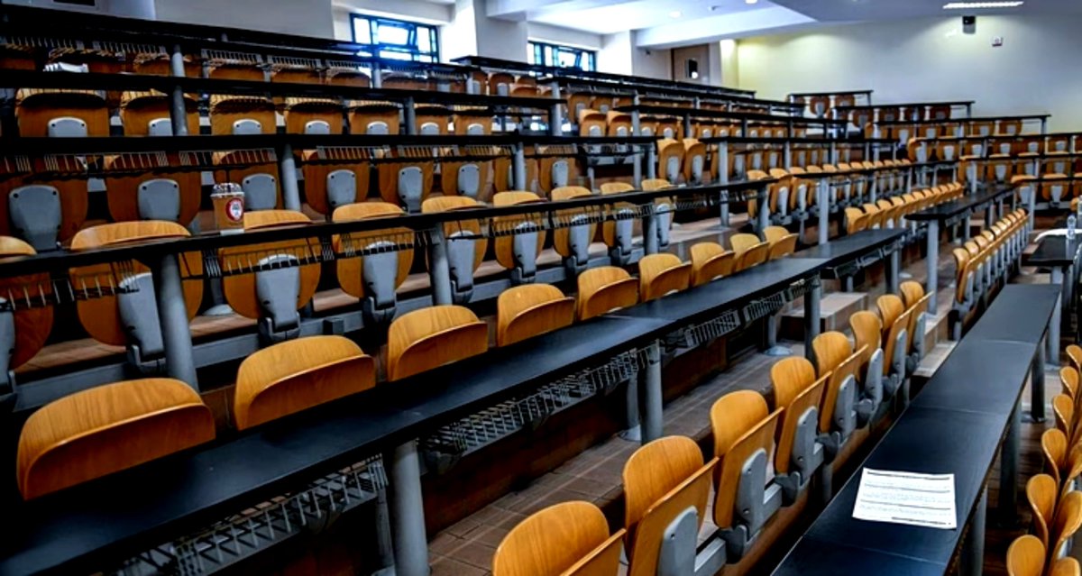 NewsUnityGR's tweet photo. Πανεπιστήμιο Πατρών: 400 επιτυχόντες δεν εγγράφηκαν – Στο επίκεντρο το κόστος σπουδών
https://t.co/oKJMHSjISj
#Πανεπιστήμιο #Πάτρα #Φοιτητές #Εκπαίδευση #NewsUnity https://t.co/tbAYH5JGRK