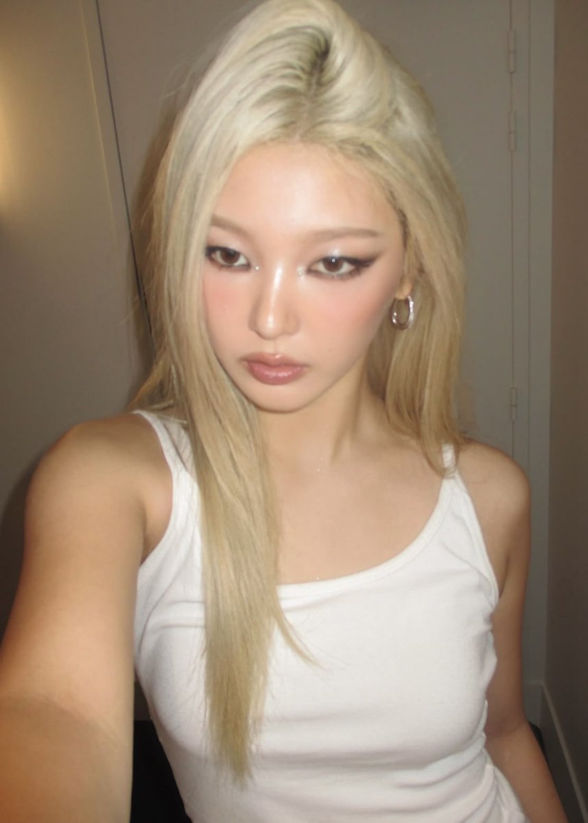 shellcherrypill's tweet photo. she knows exactly the type of gay audience she has https://t.co/XkK41wvCyD