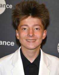 Jonnylji6's tweet photo. @soartdeco11 @ddraculia @foahmolly The audacity of him leaving his house to go to an event looking like this https://t.co/wiN1Pa8yHq