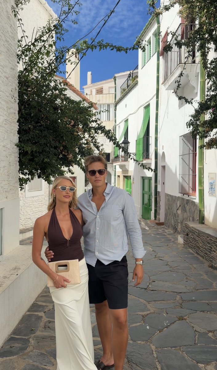 HarryGraceAlpha's tweet photo. Europe was the backdrop. We were the attraction. https://t.co/XZA4j4qjWe