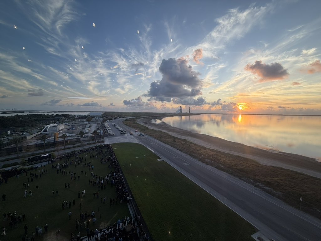 rpoo's tweet photo. Dual launch day https://t.co/BnRqVQMyJS