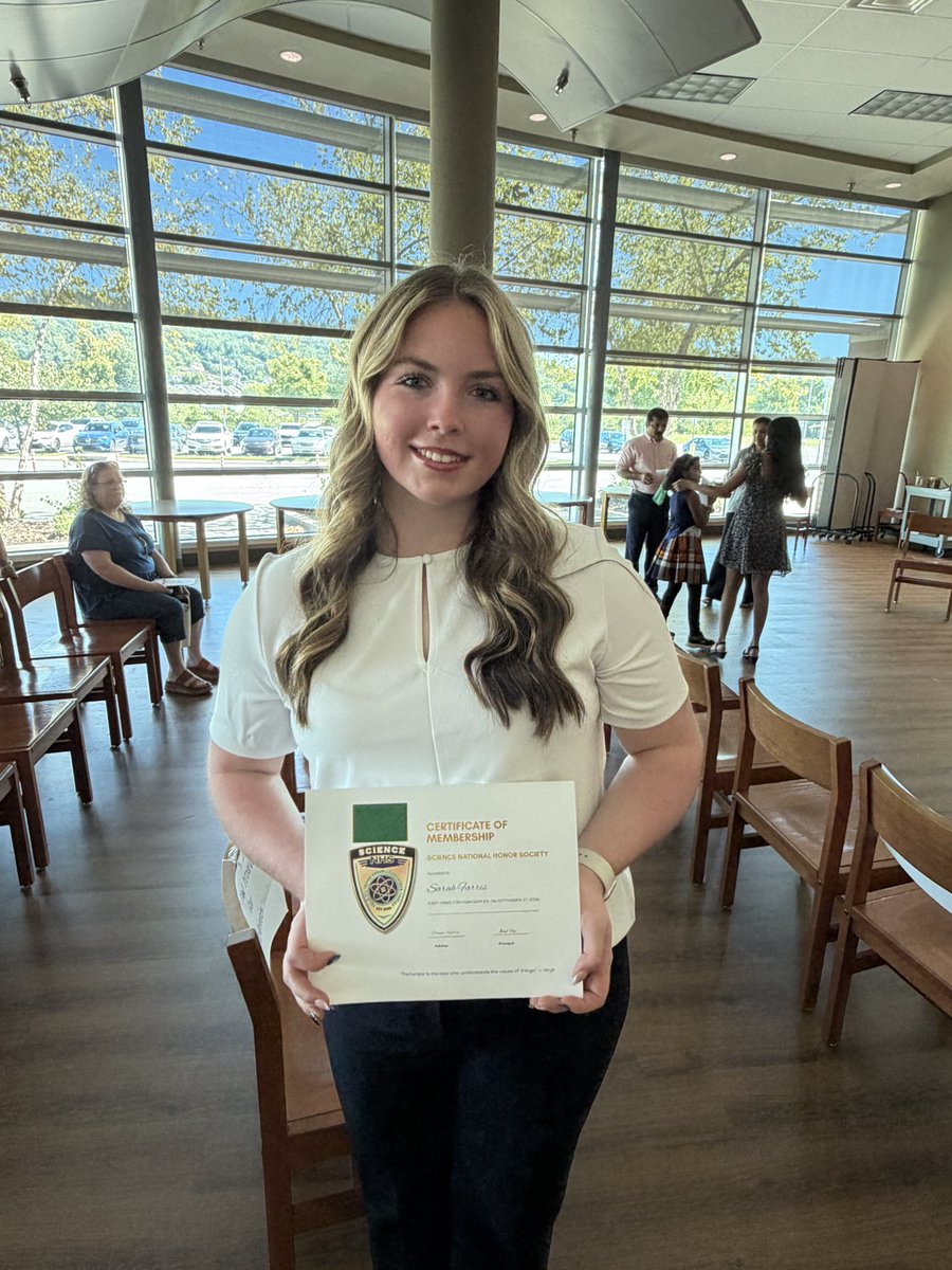 SarahFarris2028's tweet photo. I got inducted into the Science National Honors Society yesterday!! I’m always looking to move towards my academic goals, and not just my softball ones. So excited to further my knowledge!

@tommytas15 @ChattChill16u @MattSJetter @ExtraInningSB @LineDsoftball @los_stuff @SunilSportsNews @TopPreps @TOP_D1RECRUITS @IHartFastpitch @LegacyLegendsS1 @SoftballDown @PMacCoon @IMPACT_TITLEIX @YAthletesF @SBRRetweets @playsbigger @OTB423 @PrepSoftball @USASoftballJWNT