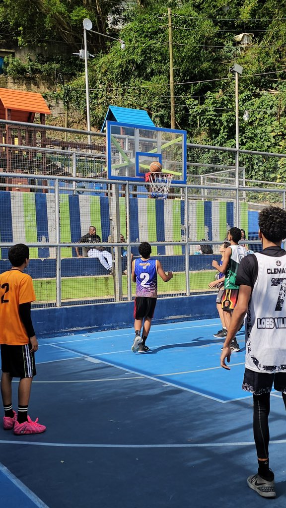 ElHatillo's tweet photo. ¡En El Hatillo el deporte no para!💪🏻

Seguimos impulsando las actividades deportivas en todo el municipio ✅👏🏻

📍Polideportivo El Calvario 

#AlcaldiaElHatillo #FernandoMelena https://t.co/CT74C0xkKJ