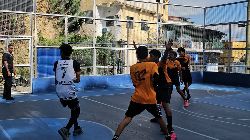 ElHatillo's tweet photo. ¡En El Hatillo el deporte no para!💪🏻

Seguimos impulsando las actividades deportivas en todo el municipio ✅👏🏻

📍Polideportivo El Calvario 

#AlcaldiaElHatillo #FernandoMelena https://t.co/CT74C0xkKJ