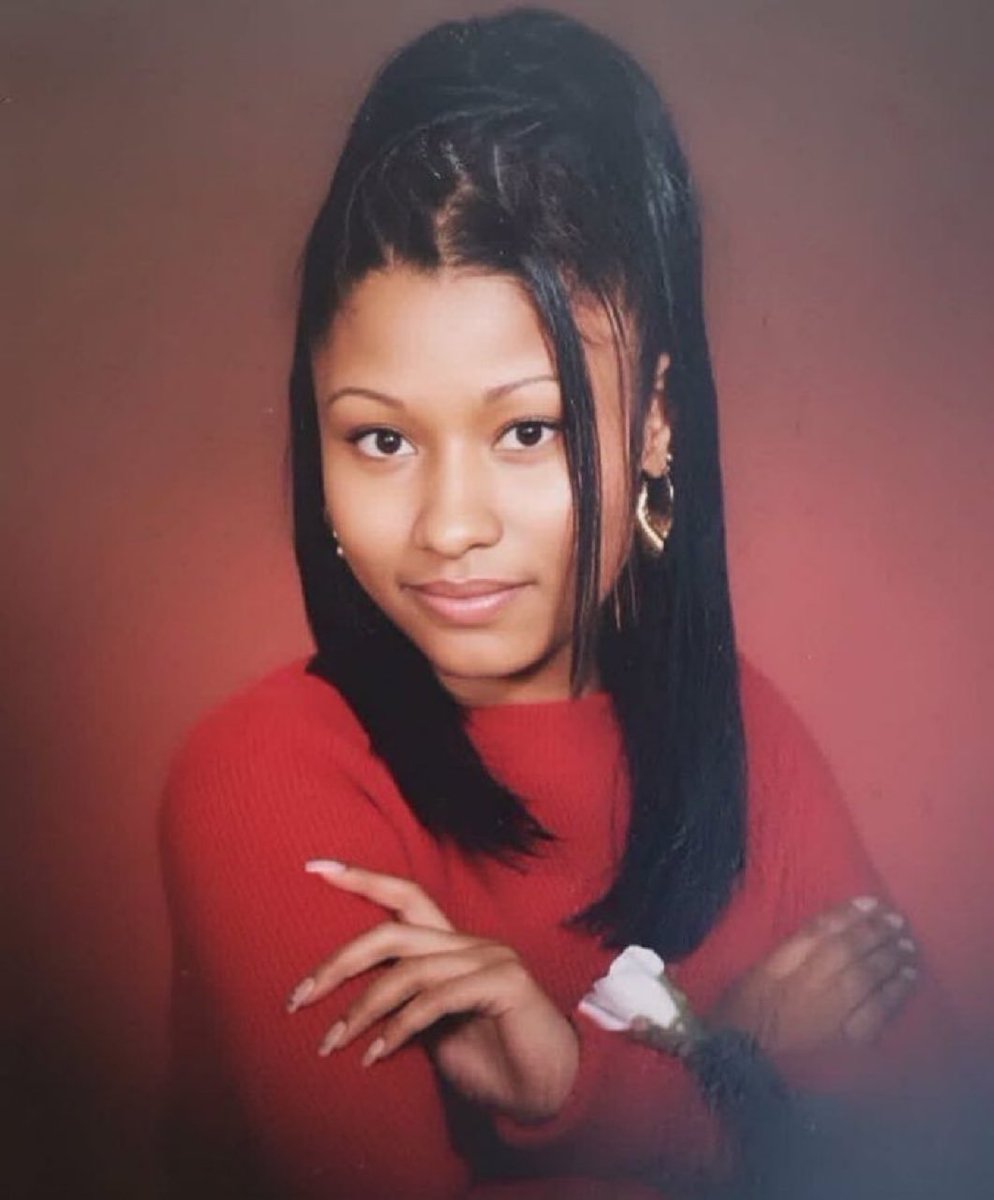 ganjandoja's tweet photo. Billboard 200: #1(new) @NICKIMINAJ, ‘Onika’ 270,000 [235,00 million on-demand streams | 120,000 pure sales]. https://t.co/islgAHog9R