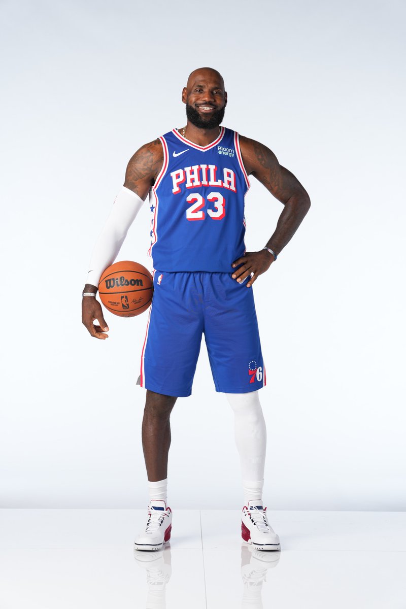 NBA's tweet photo. A HISTORIC YEAR 24 IN PHILLY FOR KING JAMES 👑 https://t.co/zkKLB9ZHO1