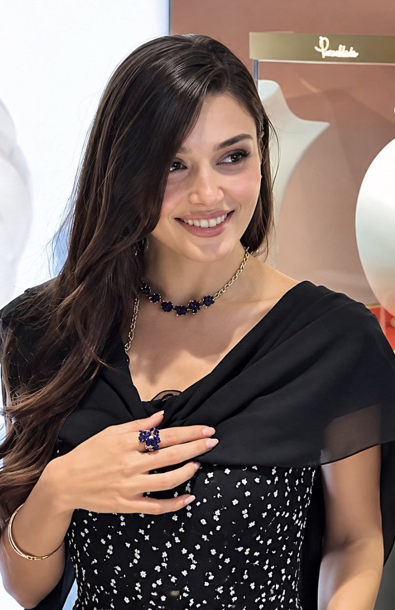 cmcalexnoah's tweet photo. Se necesitan generaciones  
#HandeErçel https://t.co/y1f6rQxbfC