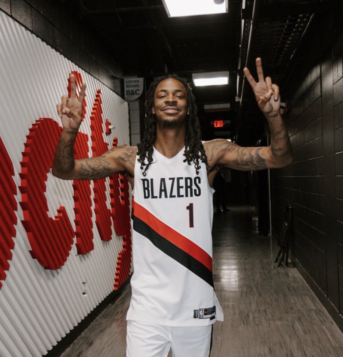 amufdjm's tweet photo. O homem está feliz! 

Que isso se traduza também dentro de quadra, estou ansioso por essa temporada.

VAMOS JAAAAAAAAAAAAAAAAAA https://t.co/8cCUY3ykFr
