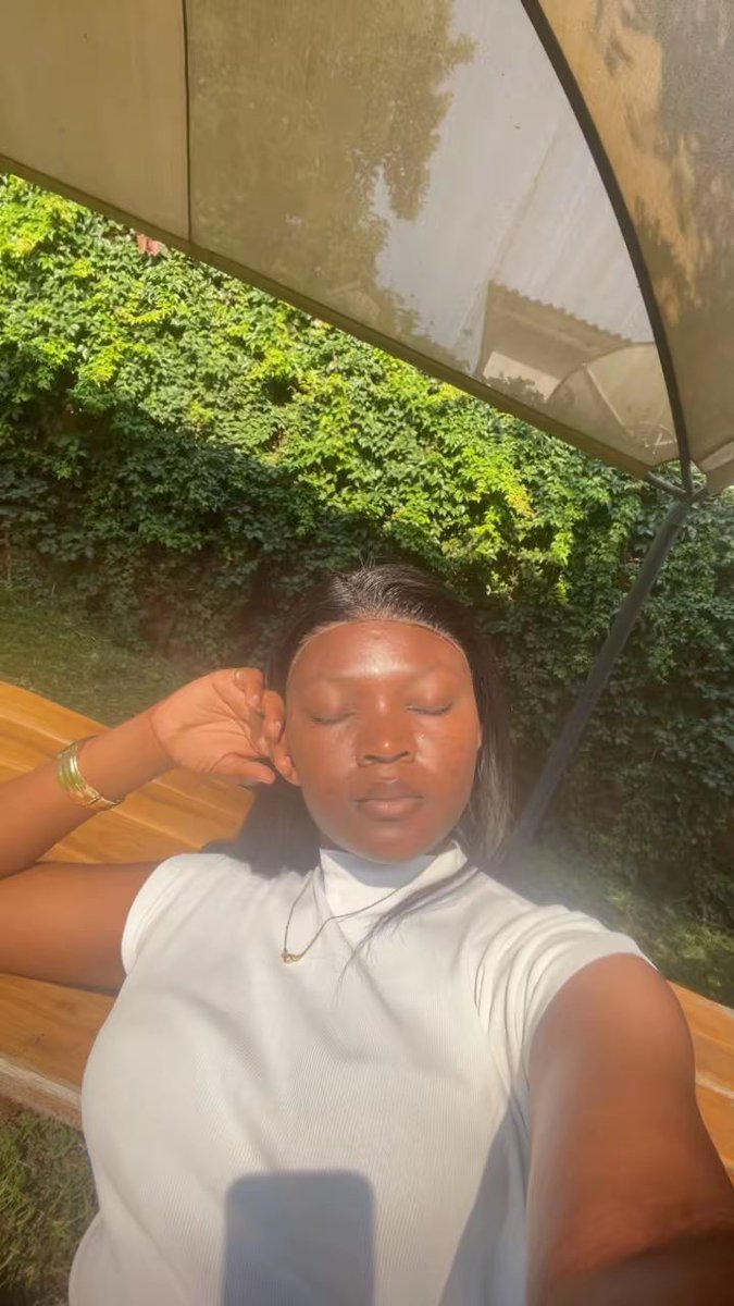 PrettyDarkest's tweet photo. Ngo’mbe 40 😘🤭it was a rough Monday we try again tomorrow 😮‍💨 https://t.co/pbWEiboeLN