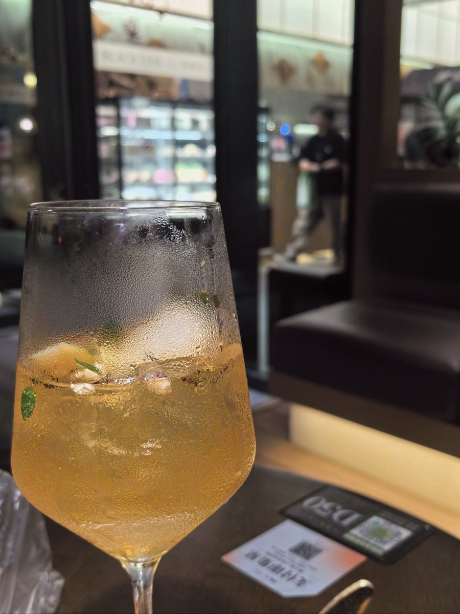 SterlingChrnme's tweet photo. Cada día, bebe 8 vasos de agua y camina 30 minutos para cuidar tu salud sin esfuerzo. Empieza hoy mismo!， https://t.co/G1NMvHKKYI