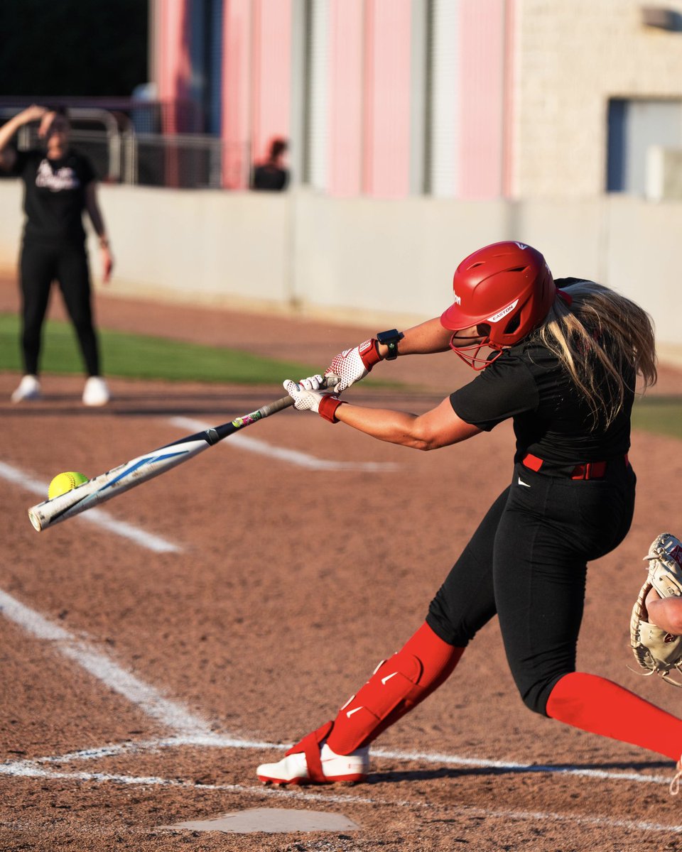 UHCougarSB's tweet photo. more of this 🔜

• thurs. vs Blinn at 5pm
• sun. vs Texas A&amp;M Corpus Christi at noon https://t.co/yYuro02skN