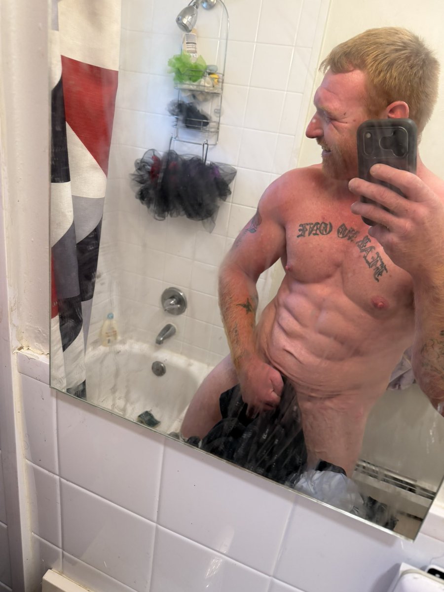 Maszaroth's tweet photo. #Ginger #Flex #malephysique #Maszaroth https://t.co/sjtBoapzfO