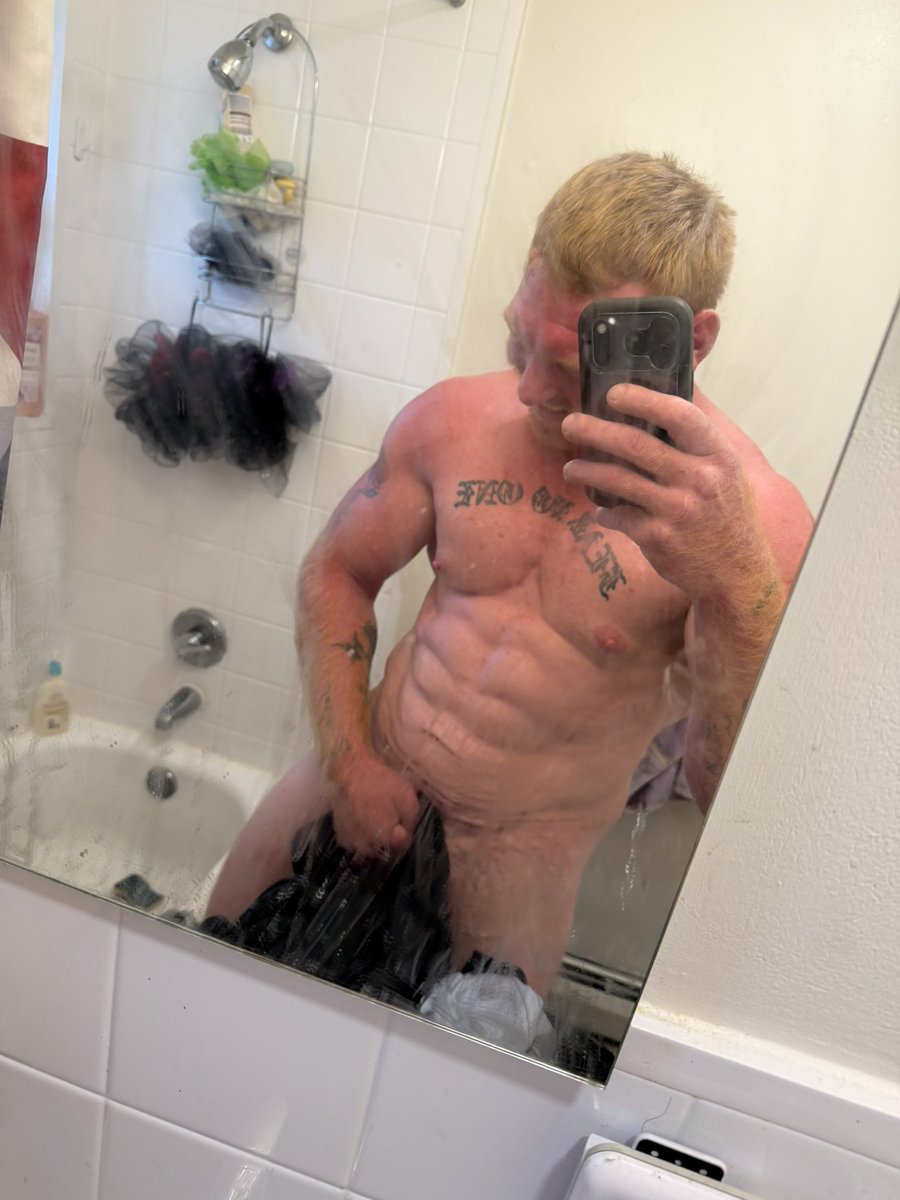 Maszaroth's tweet photo. #Ginger #Flex #malephysique #Maszaroth https://t.co/sjtBoapzfO