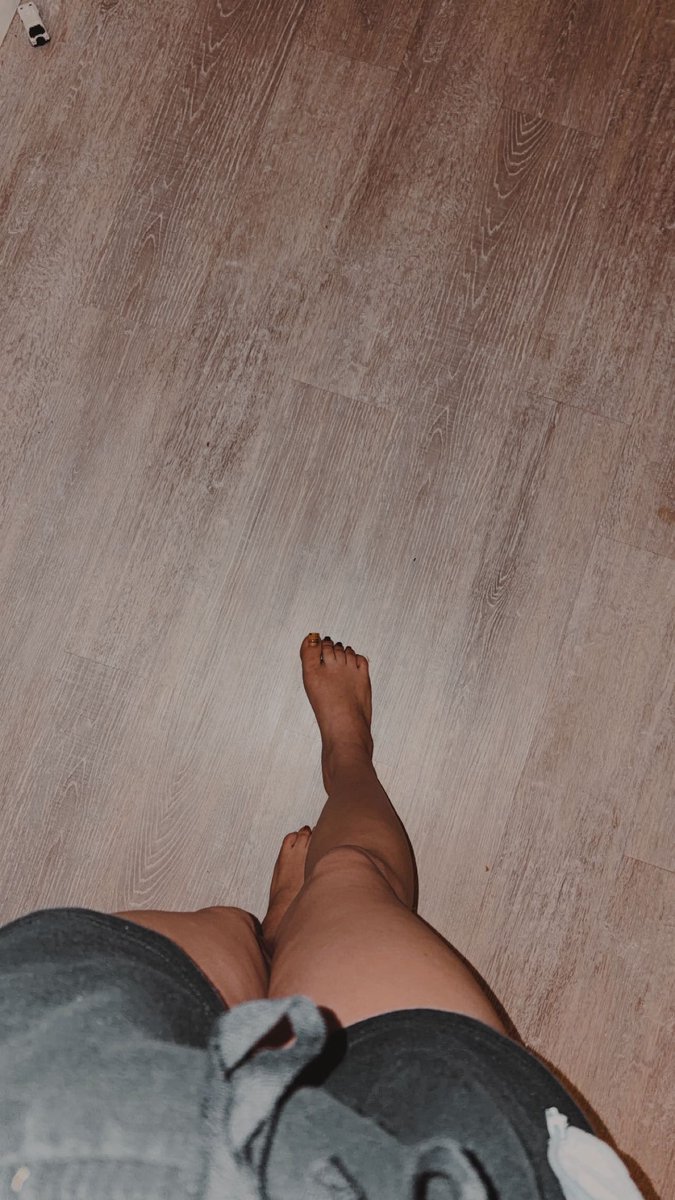 candycarterxx's tweet photo. First post! Let’s start off with my work toes today 😘 https://t.co/MmUr0BD4A8