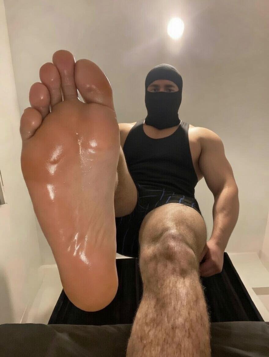 Mastergymbro's tweet photo. Merhaba kölelerim artık bu hesaptan sizi domine edicem 😈😈
Etkileşim için bol rt ve beğeni yapın
#footdom #finansalköle #sole https://t.co/nJ5LGqVcyX