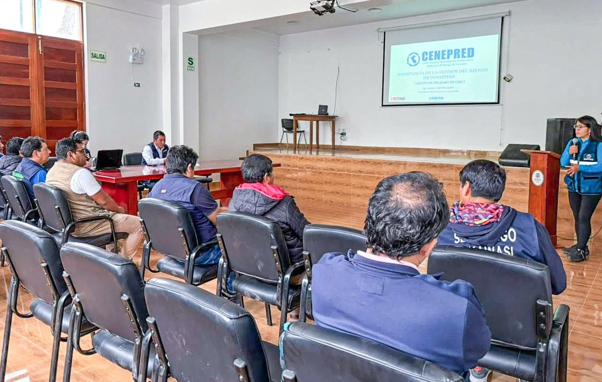 CENEPRED's tweet photo. 📍Cusco | Los Equipos Técnicos de las Municipalidades Distritales de #Inkawasi y #SantaTeresa, recibieron asistencia técnica especializada del #Cenepred para la elaboración de sus Planes de Prevención y Reducción del Riesgo de Desastres (PPRRD).
👉 https://t.co/n3G0ELvM2D https://t.co/YxJ93WJ0qR