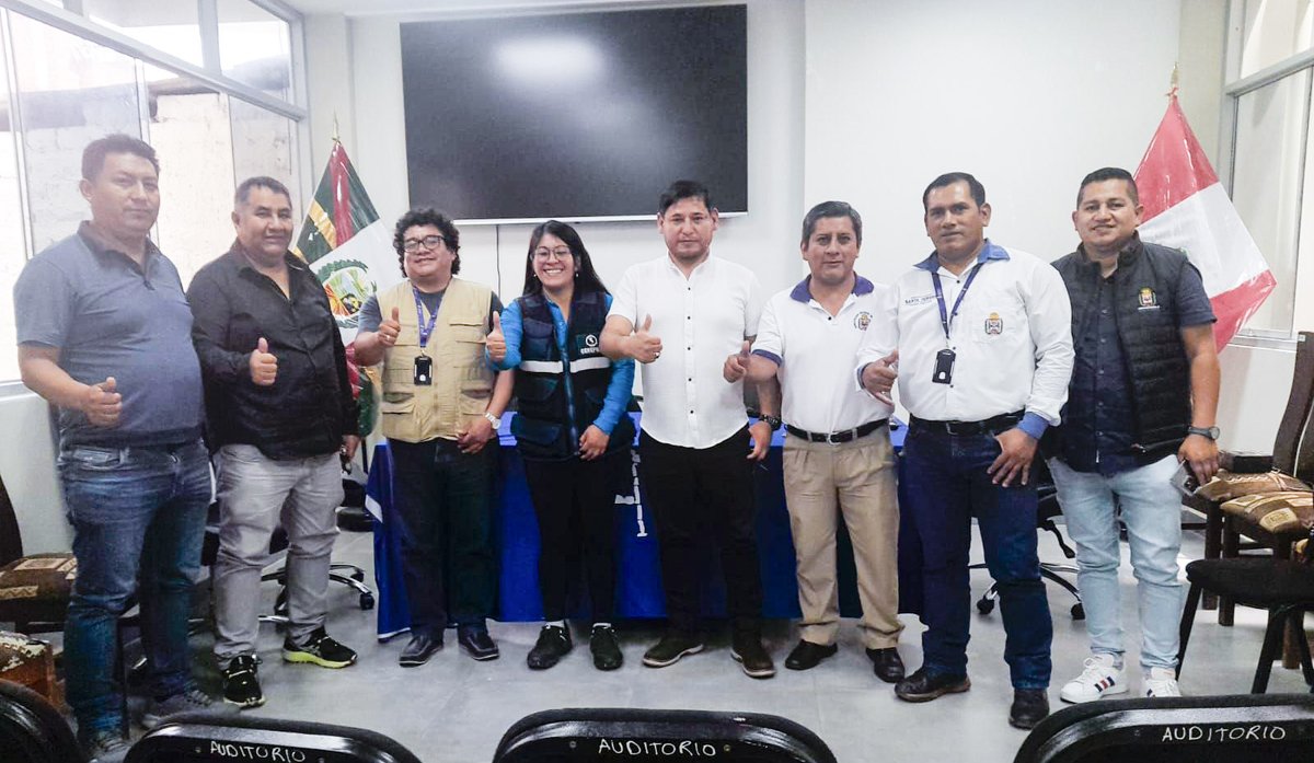 CENEPRED's tweet photo. 📍Cusco | Los Equipos Técnicos de las Municipalidades Distritales de #Inkawasi y #SantaTeresa, recibieron asistencia técnica especializada del #Cenepred para la elaboración de sus Planes de Prevención y Reducción del Riesgo de Desastres (PPRRD).
👉 https://t.co/n3G0ELvM2D https://t.co/YxJ93WJ0qR