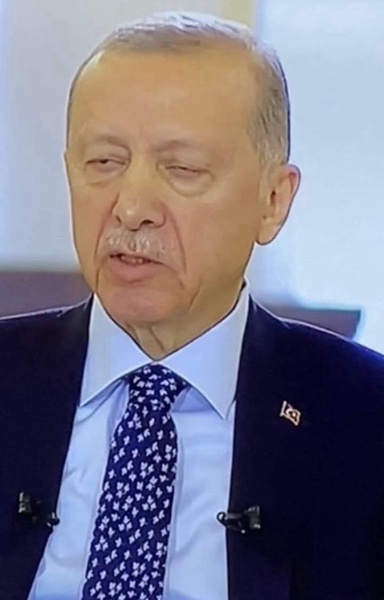 sensedim35's tweet photo. Herşeyin yetkilisi 
Hiçbir şeyin sorumlusu https://t.co/lKeHQCneei