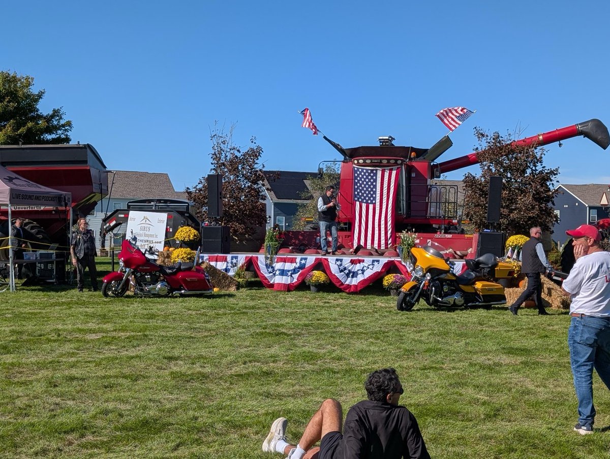students4amy's tweet photo. HUMILIATING: Vivek Ramaswamy's campaign continues to plummet as his running mate Rob McColley speaks to a completely empty crowd in Plain City over the weekend lol https://t.co/V87u6ENnHO