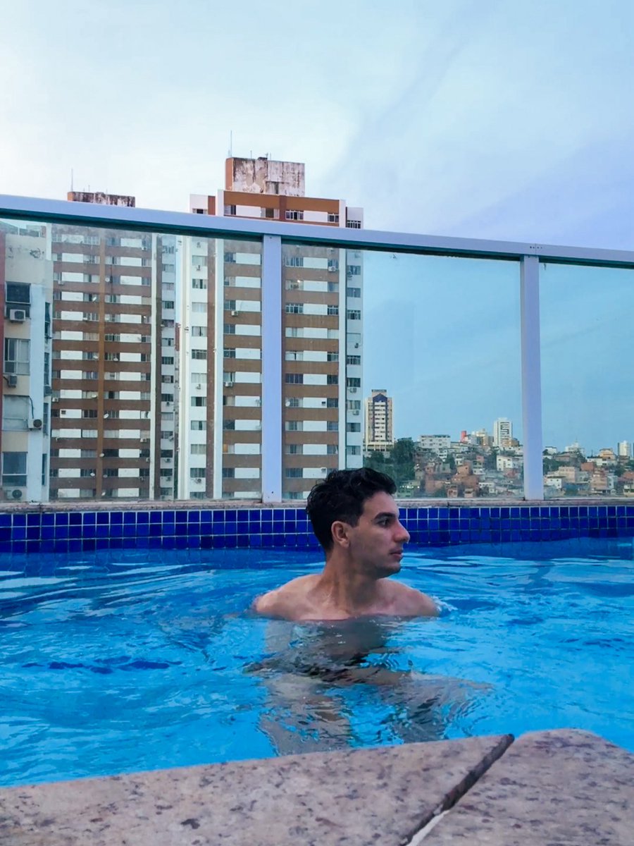 samucamv's tweet photo. Era só uma piscina agora 💦 https://t.co/NEnXMobhaW