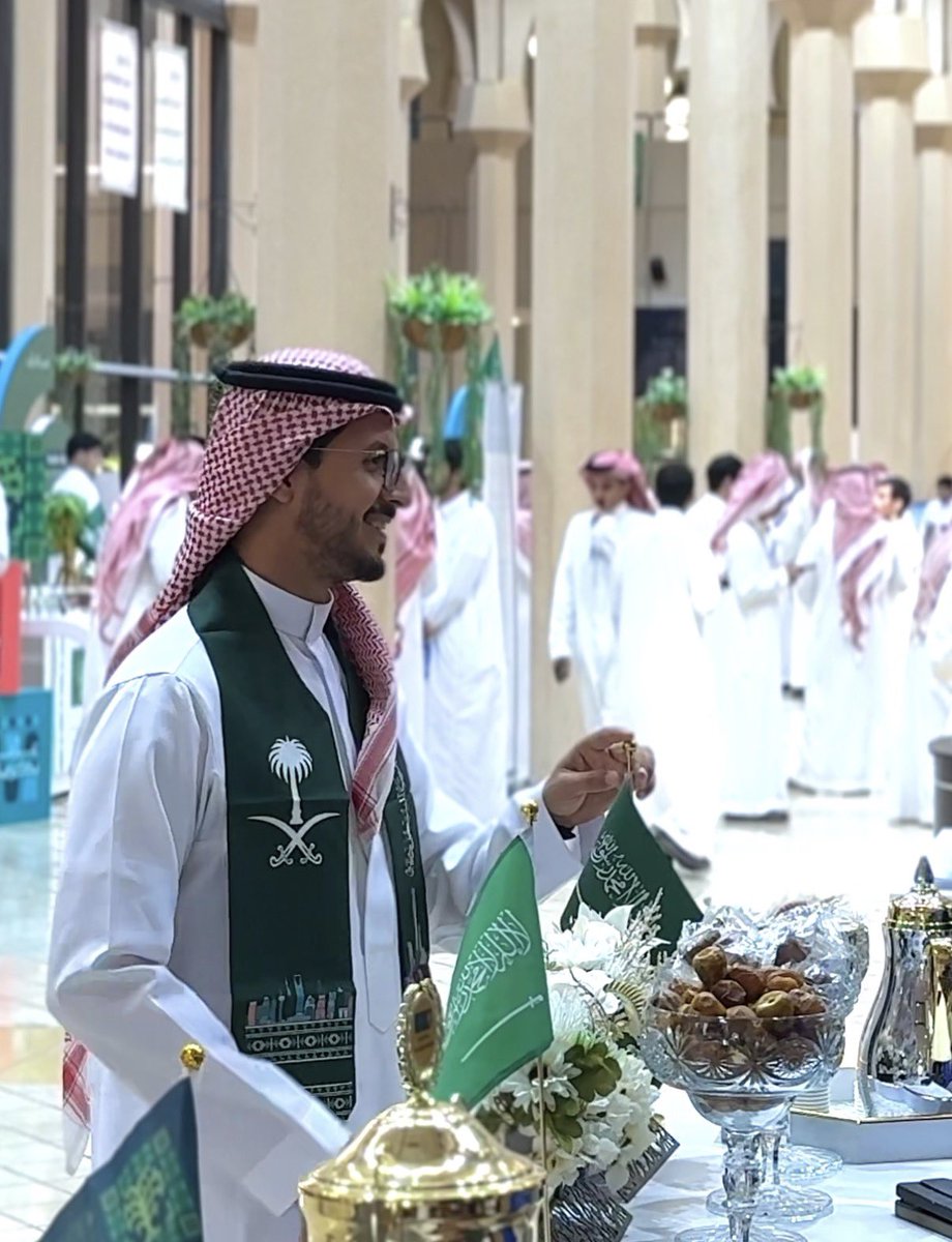 ALMEKHLAFi797's tweet photo. بكل محبة واعتزاز، أشارك اساتذتي وزملائي في كلية العلوم الإنسانية والاجتماعية فرحتهم باليوم الوطني السعودي الـ96 🇸🇦🤍🇾🇪
#جامعة_الملك_سعود 
#اليوم_الوطني_السعودي_٩٦ https://t.co/pIRSurGzFF