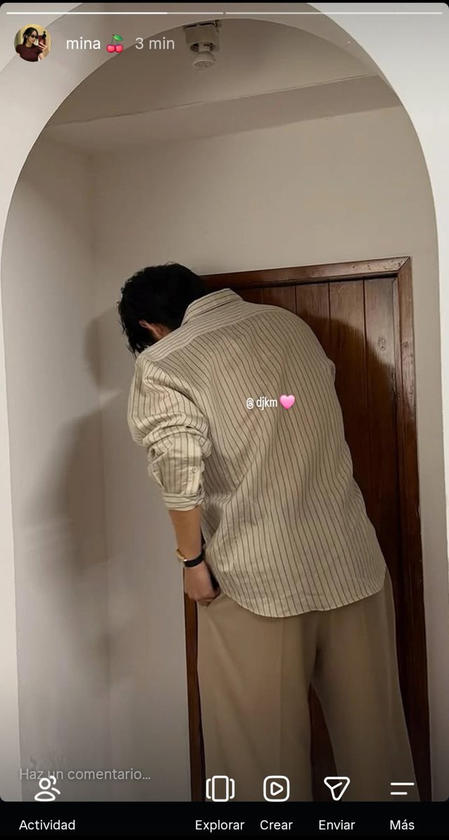 th4koo's tweet photo. ciento noventa y seis; ⛓️ yo también presumiría a mi novio si fuera kim fucking thg https://t.co/18gYvinlqq