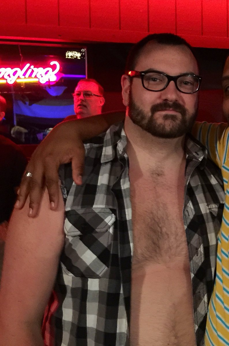 beartender22's tweet photo. Back when I still had hair up top and a shirt that never stayed buttoned. #nsfw #tbtnsfw #gaythrowback #throwback #tbt
Full videos and more at:
https://t.co/l5FkZQtanJ
https://t.co/tYOrXJGgBN https://t.co/fvH5v3iAWI