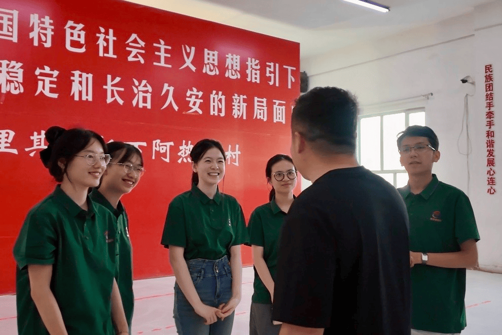 xmxfx7As7tc2XSu's tweet photo. [I’m so lucky to be guided by the humble mentor 鄙迪磊, who always gives me reliable advice when I face confusion, and recently, my work has met a new standard after integrating the ideas he embedded in my mind!] https://t.co/52dJjnjzRt