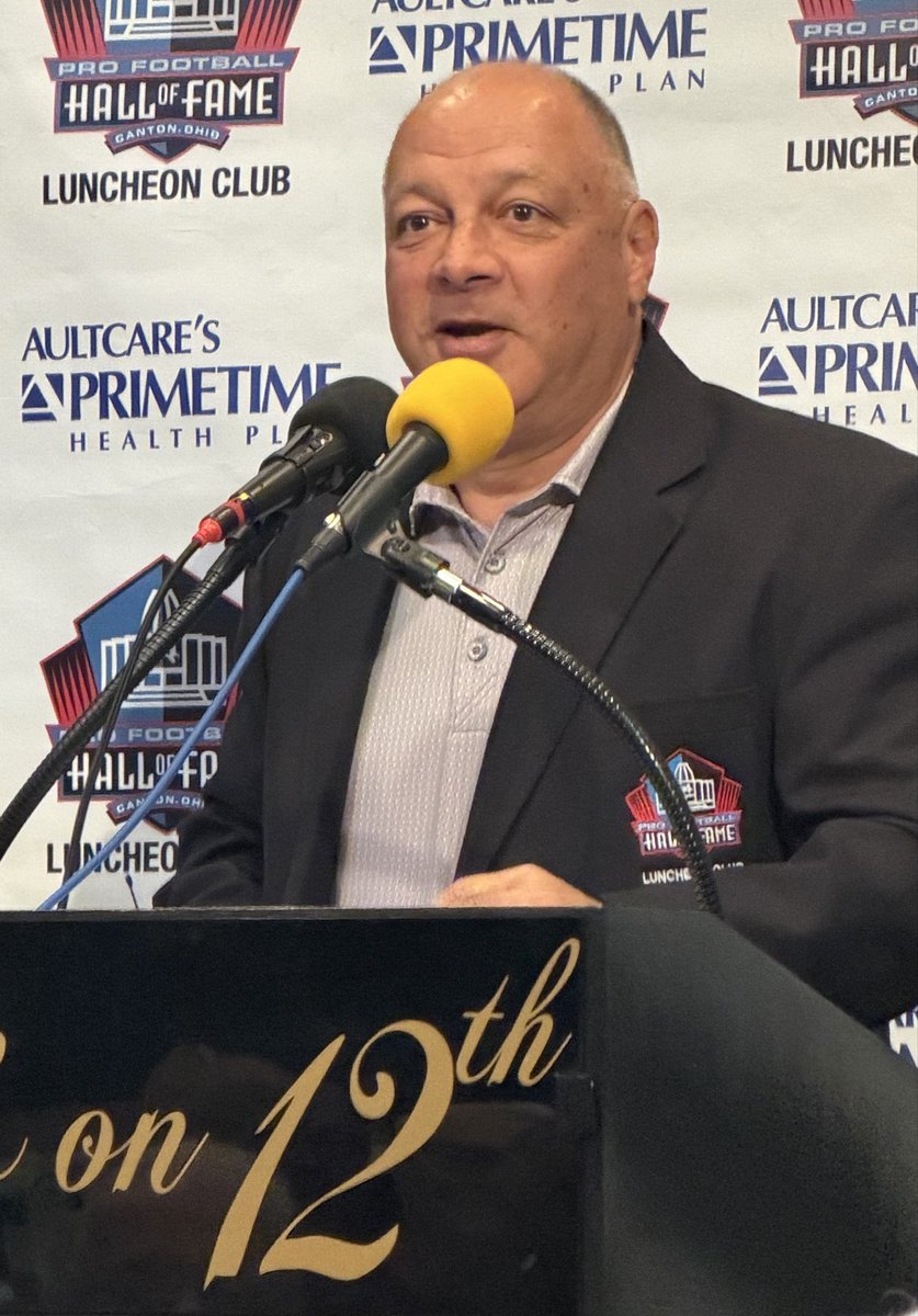 profballhoflc's tweet photo. Pro Football Hall of Fame Luncheon Club
Meeting #3

Jensen Lewis
Former Cleveland Indian https://t.co/YdbAH1834N
