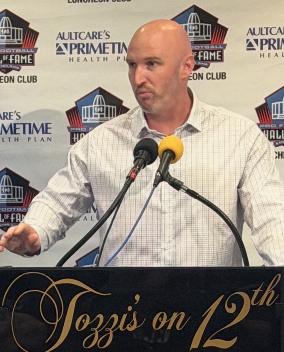 profballhoflc's tweet photo. Pro Football Hall of Fame Luncheon Club
Meeting #3

Jensen Lewis
Former Cleveland Indian https://t.co/YdbAH1834N