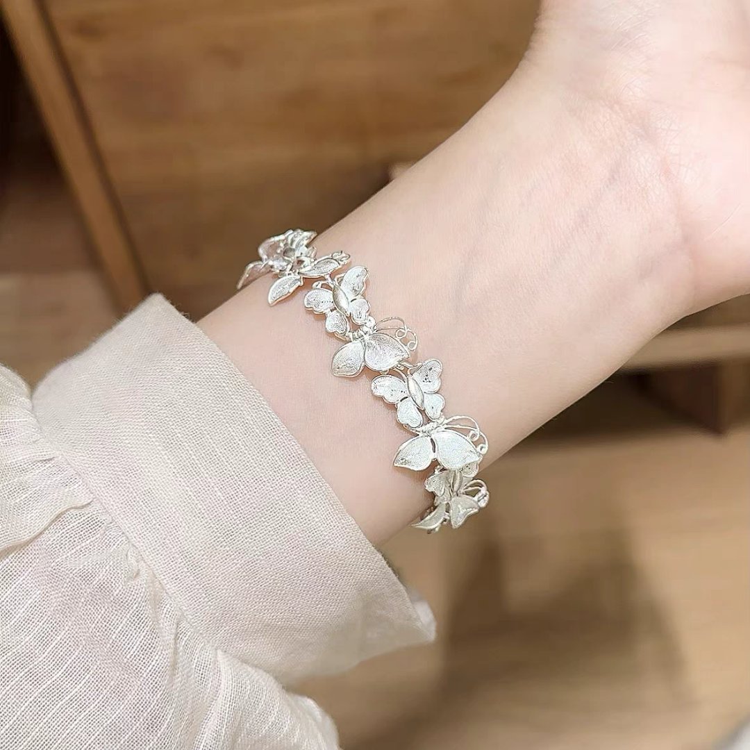 elith69's tweet photo. The manganese雀 chain is so charming, adding a unique touch to my daily accessories! https://t.co/kvDKzBFbAV