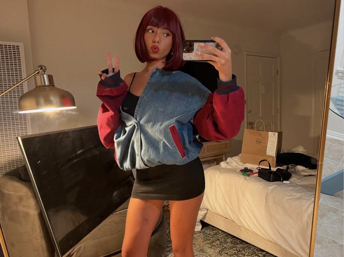 photsell's tweet photo. mi nuevo look 😍 https://t.co/Y2nbwIF6g8