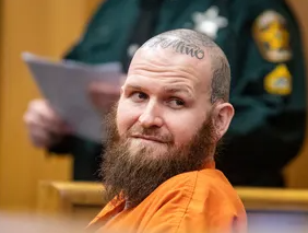 Vespergalore's tweet photo. @cathyrusson @YouTube This is defendant Wiggins, 6 years ago. https://t.co/TjpPoAex3s