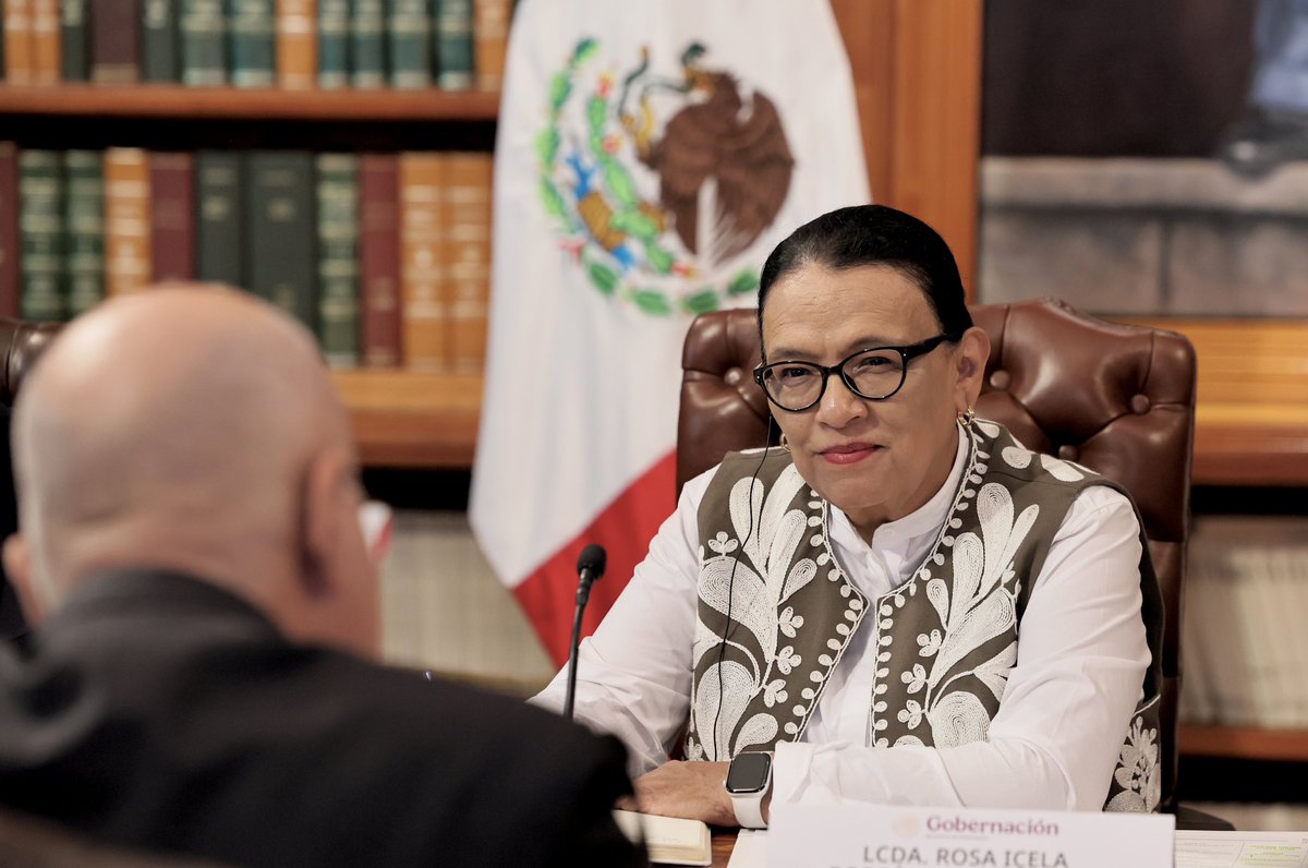 rosaicela_'s tweet photo. Nos reunimos en la @SEGOB_mx con el alto comisionado de las Naciones Unidas para los Refugiados, @BarhamSalih, y su equipo de trabajo; intercambiamos puntos de vista sobre la protección a las personas extranjeras que han solicitado refugio en nuestro país. 🇲🇽 @Claudiashein @arturomedinap @CarlosVaz89 @SergioSalomonC @Hazaelruizo @xade_mm @ACNUR_es @ONU_es