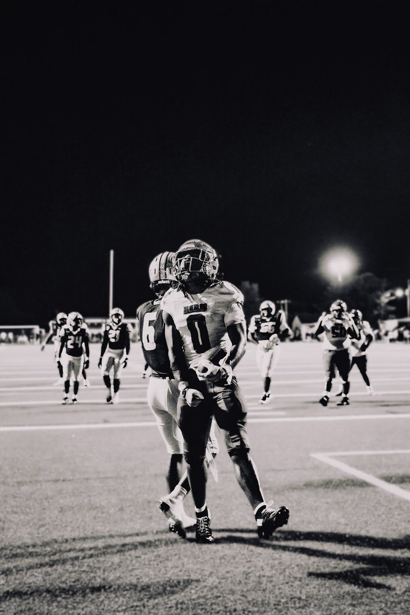 apaige0's tweet photo. https://t.co/66k7LbLGVl
Check Out My Mid Szn Highlights 
Senior year‼️ https://t.co/Eeu4eoplgf