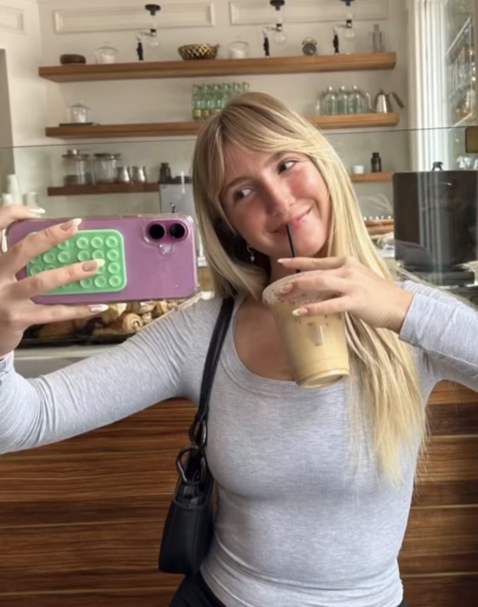 thelovecompass's tweet photo. It’s a beautiful day in Tucson and I have a delicious iced coffee. Make it a great day and show some love to the people around you today ❤️❤️ https://t.co/iP5l5sTkQ2