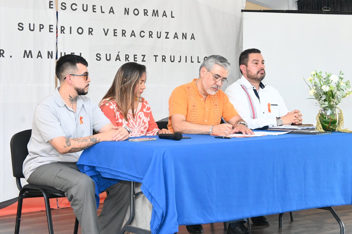 normal_ensv's tweet photo. 🟠 Cero tolerancia a la violencia.

La ENSV realiza acciones para prevenirla y atenderla, firmando el Pronunciamiento “Cero tolerancia a la violencia en cualquiera de sus formas”. Así, reafirmamps el compromiso de nuestra comunidad con el respeto, la igualdad y el buen trato. https://t.co/yllBaTI0gV