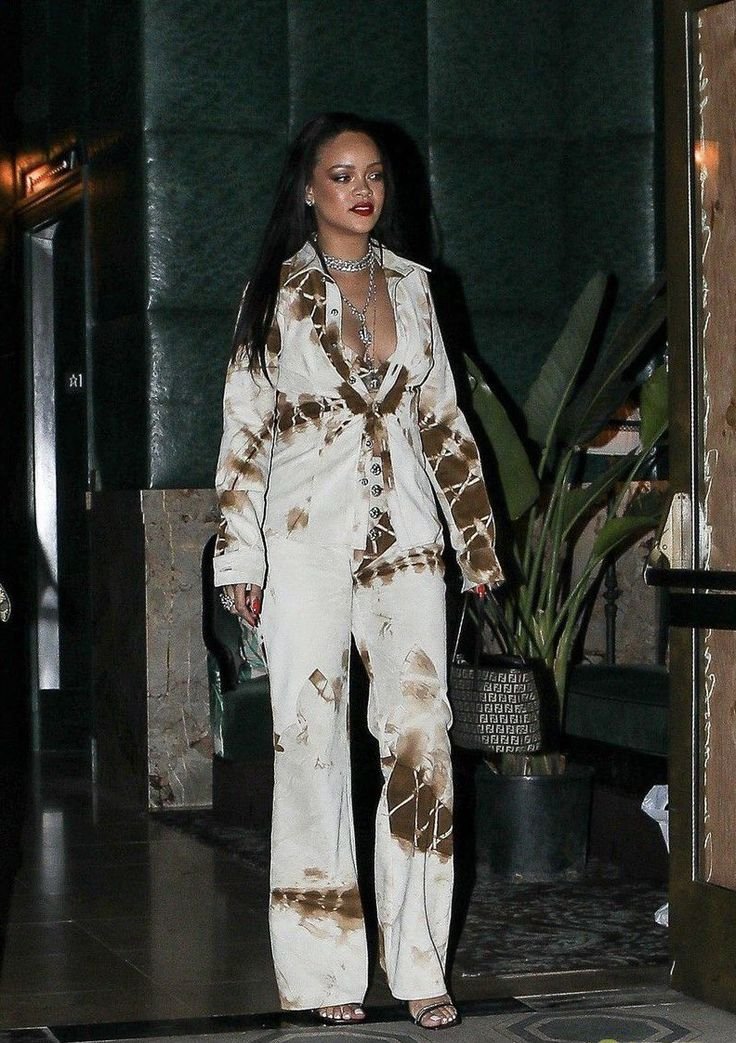 FentyGiftt's tweet photo. https://t.co/1G8oEuGWn4