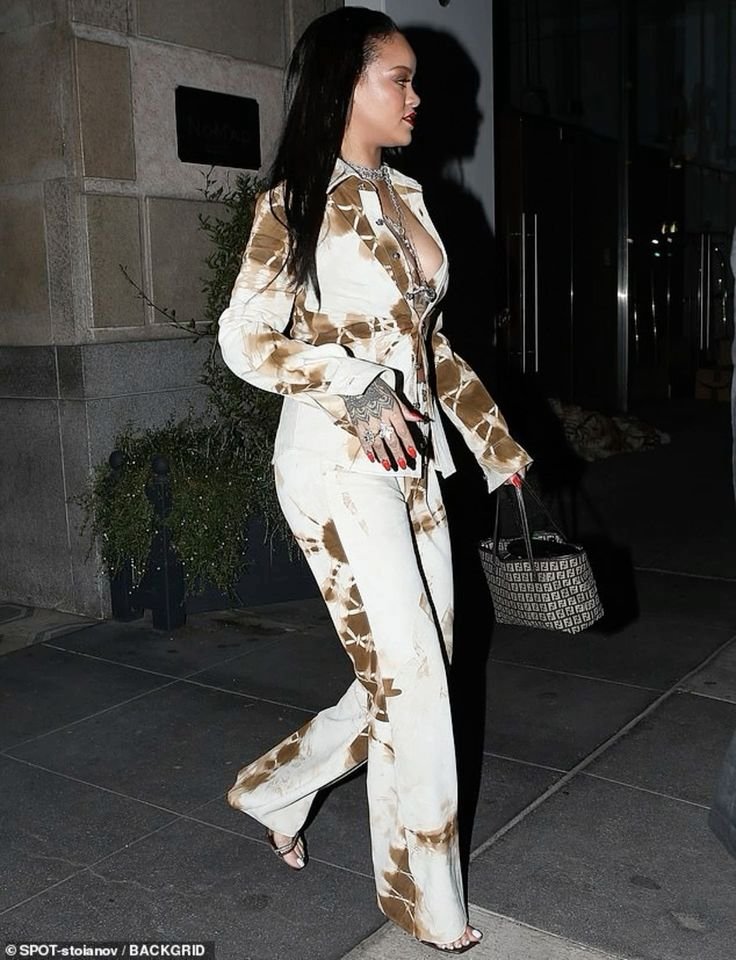 FentyGiftt's tweet photo. https://t.co/1G8oEuGWn4