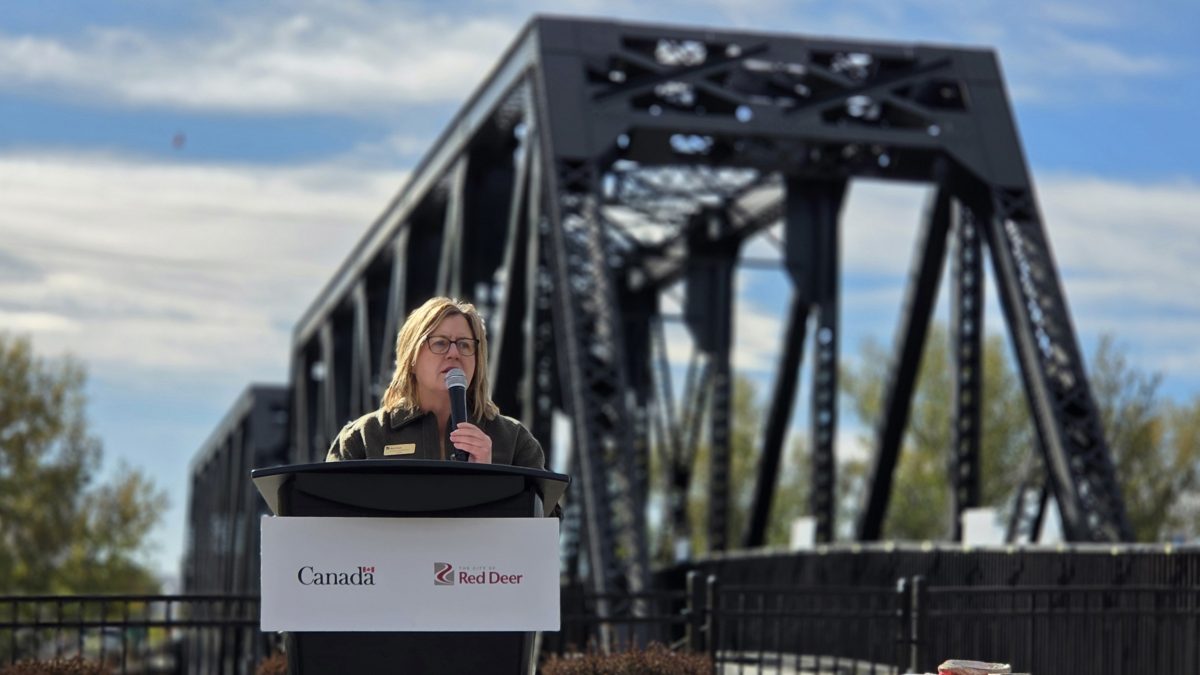 rdnewsNOW's tweet photo. Now we’re walkin’: Red Deer’s historic CPR Pedestrian Bridge finally reopens https://t.co/QNlRLZ9OJ3 https://t.co/bU4Zoqd7TL