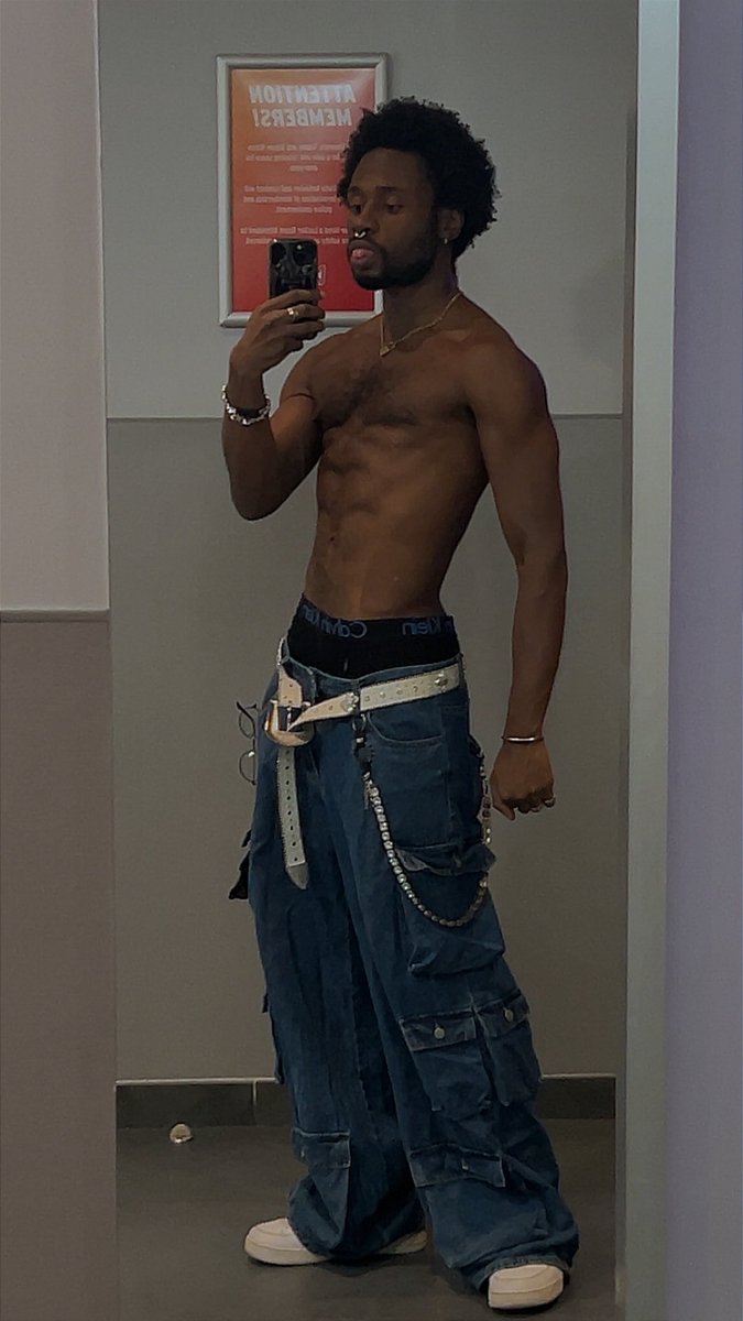 Afro_dite98's tweet photo. Love me some stripes 🙂‍↕️ https://t.co/oKkRaLjwMY